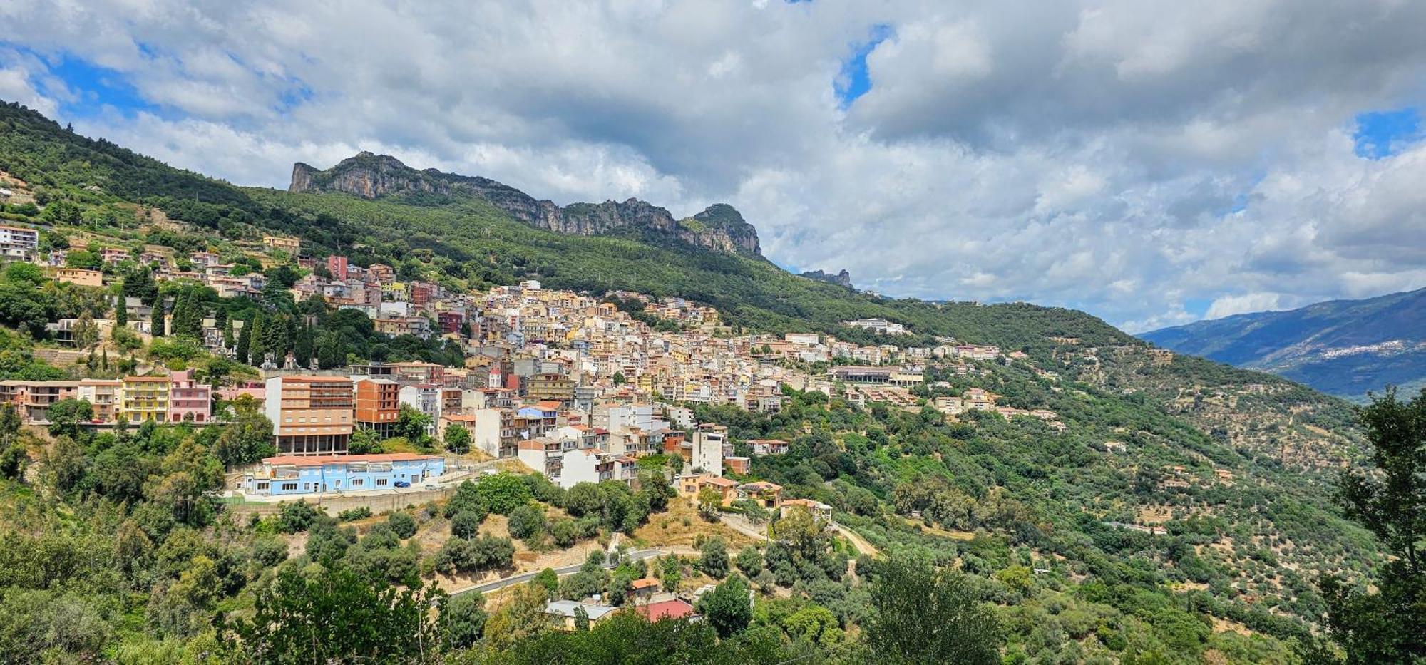 Appartamento Da Nonna Assunta Jerzu Esterno foto